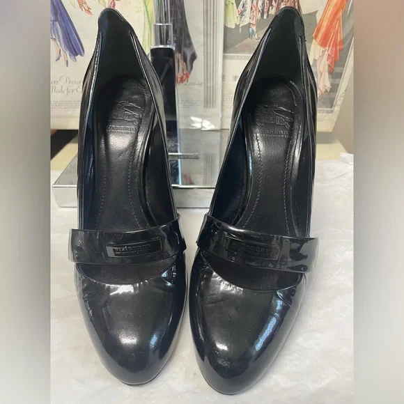 Authentic Burberry Pumps - Picture 8 of 15